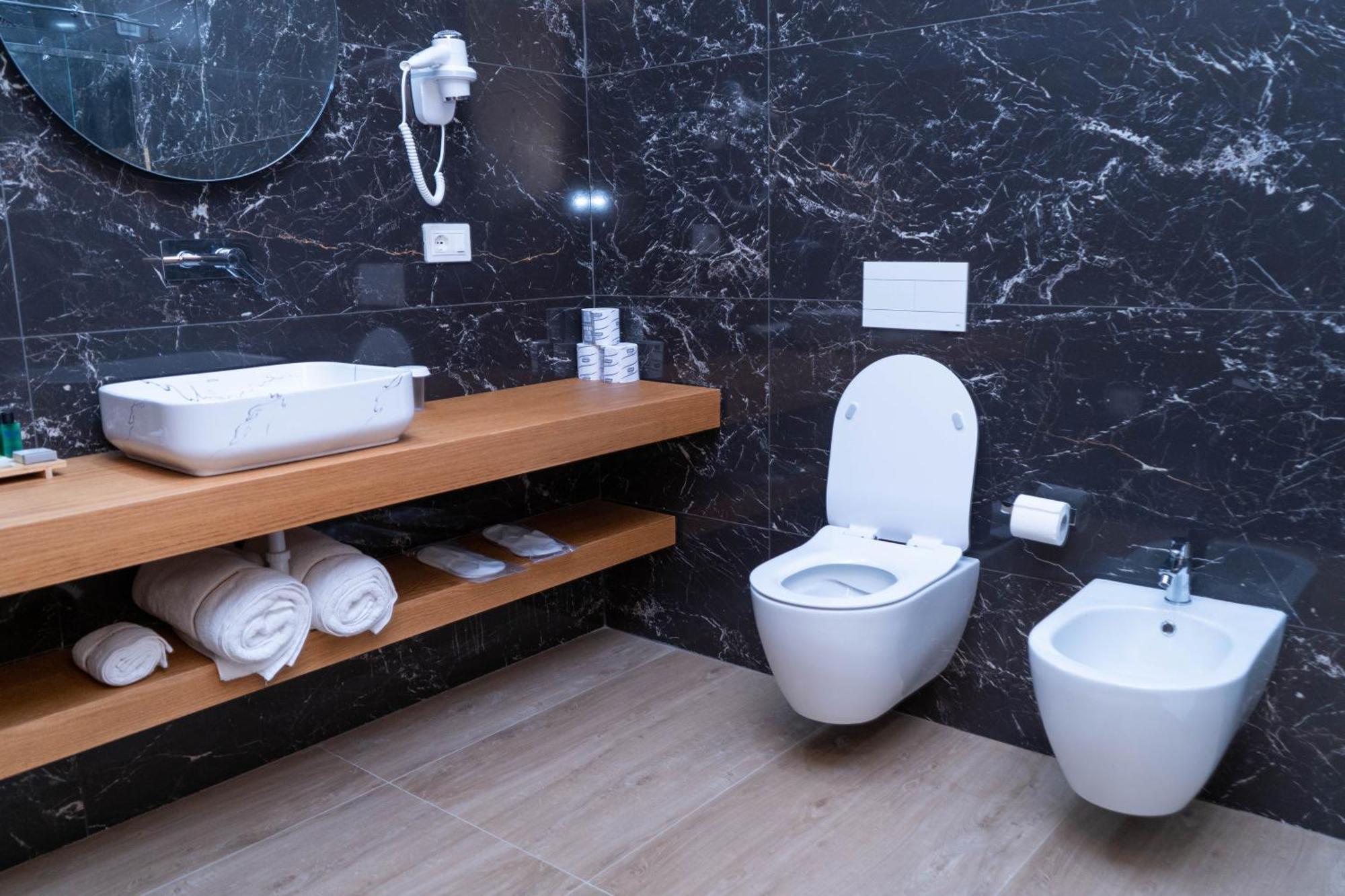 Hotel Patio Vlore Ngoại thất bức ảnh