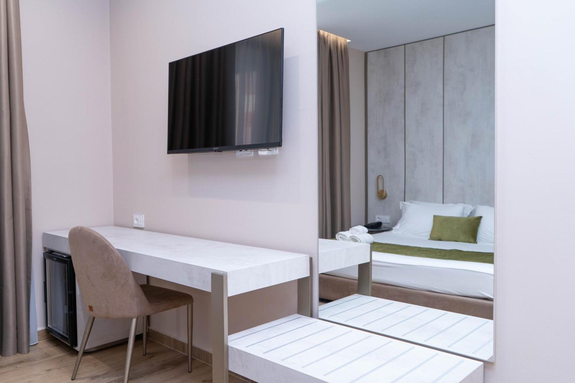 Hotel Patio Vlore Ngoại thất bức ảnh