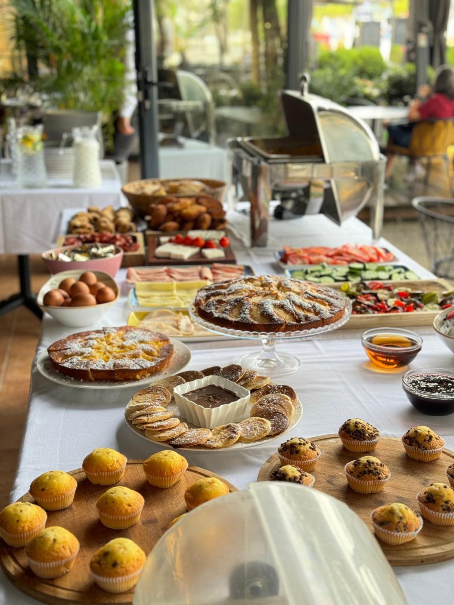 Hotel Patio Vlore Ngoại thất bức ảnh